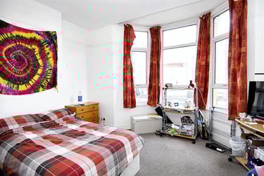 2 bed flat, Beaumont Road, Flat 2, St Judes, Plymouth, PL49BW - Image 3